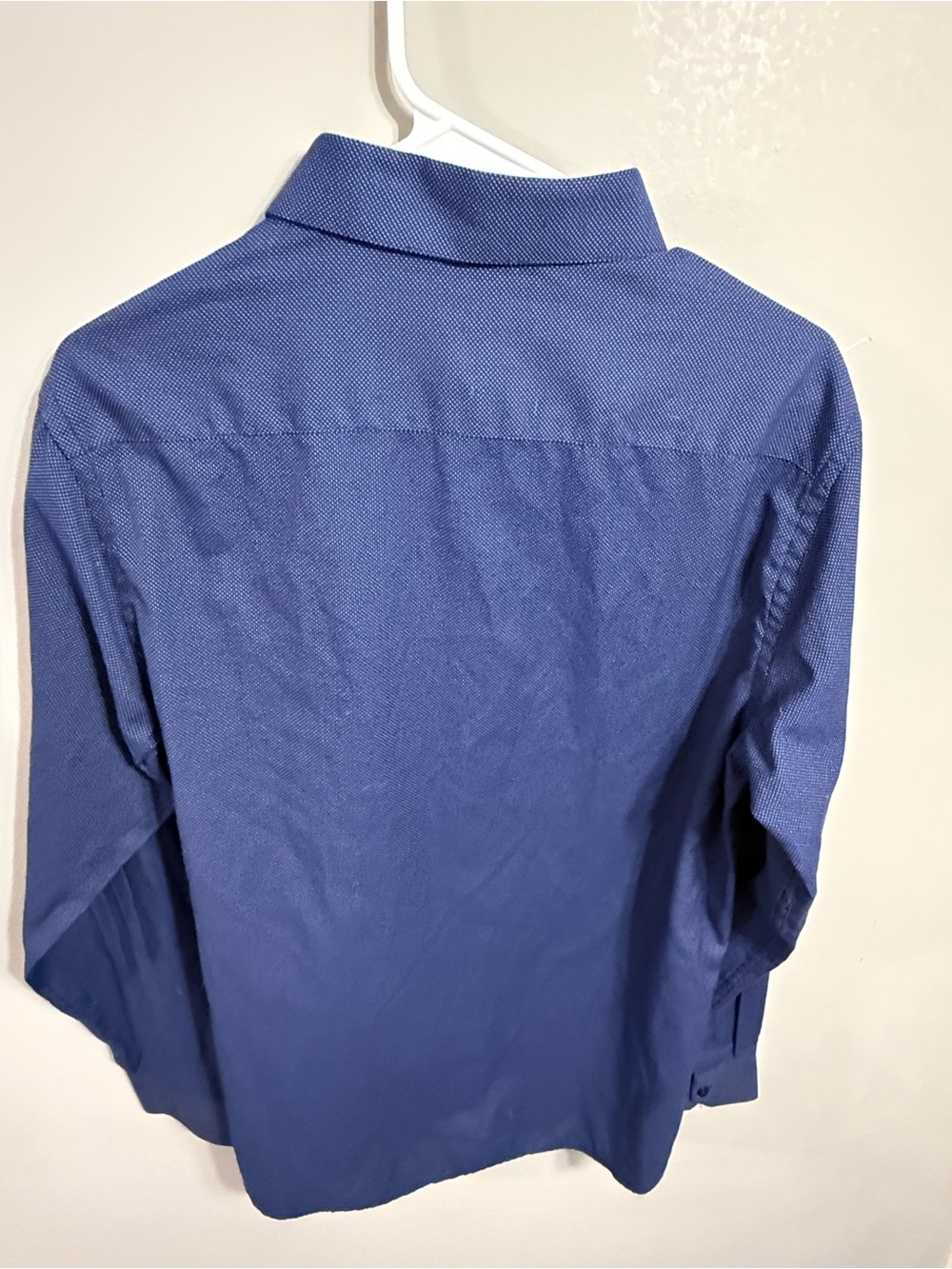 Men's Blue Long-Sleeve Dress Shirt with Point Collar - Picture 6 of 13